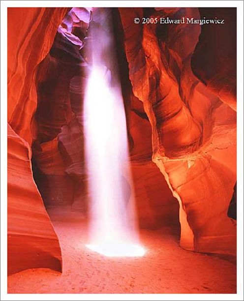 450109---An Upper Antelope Canyon beam